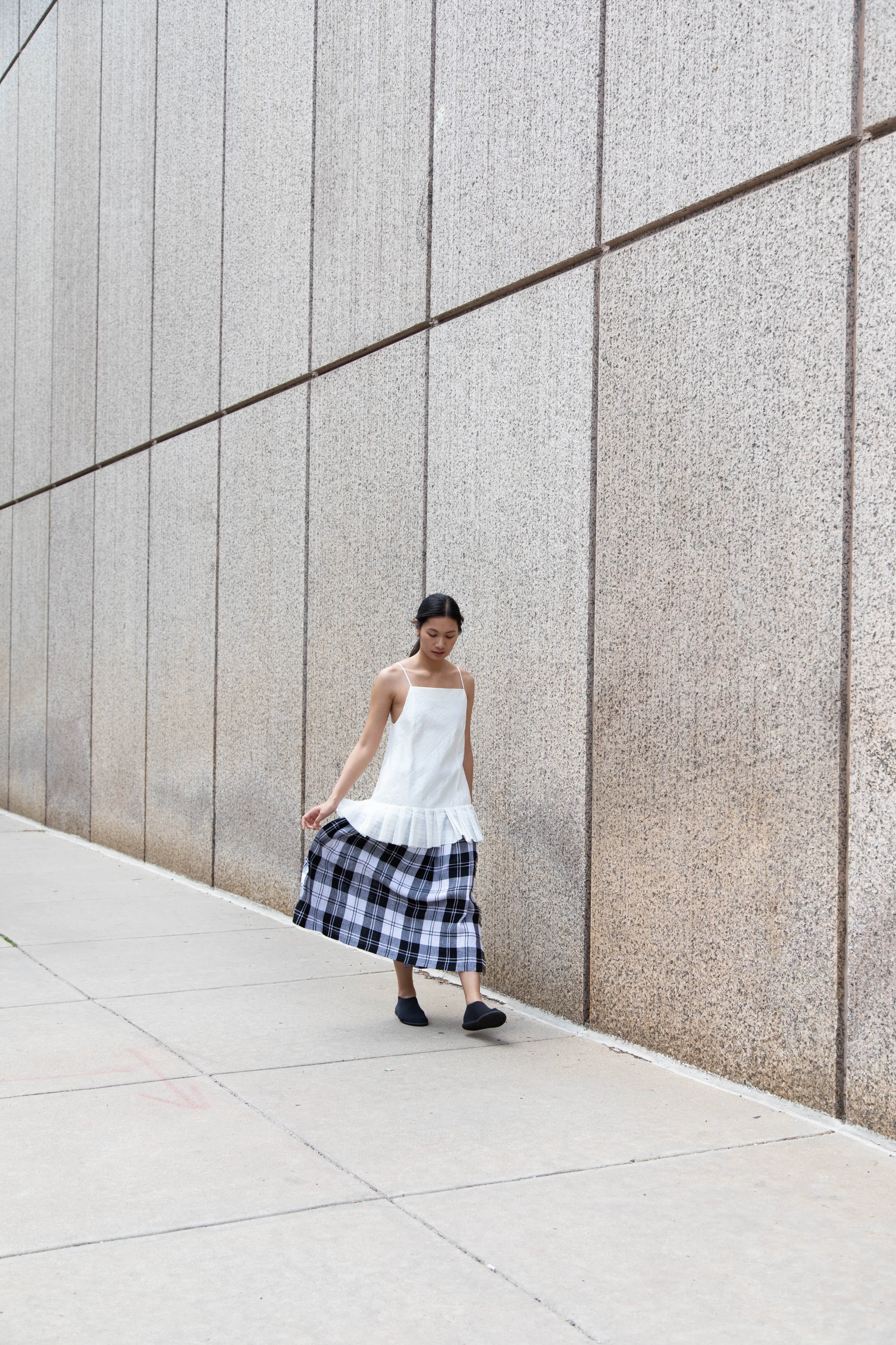 O'Neil of Dublin | Linen Pleated Skirt in Black Check