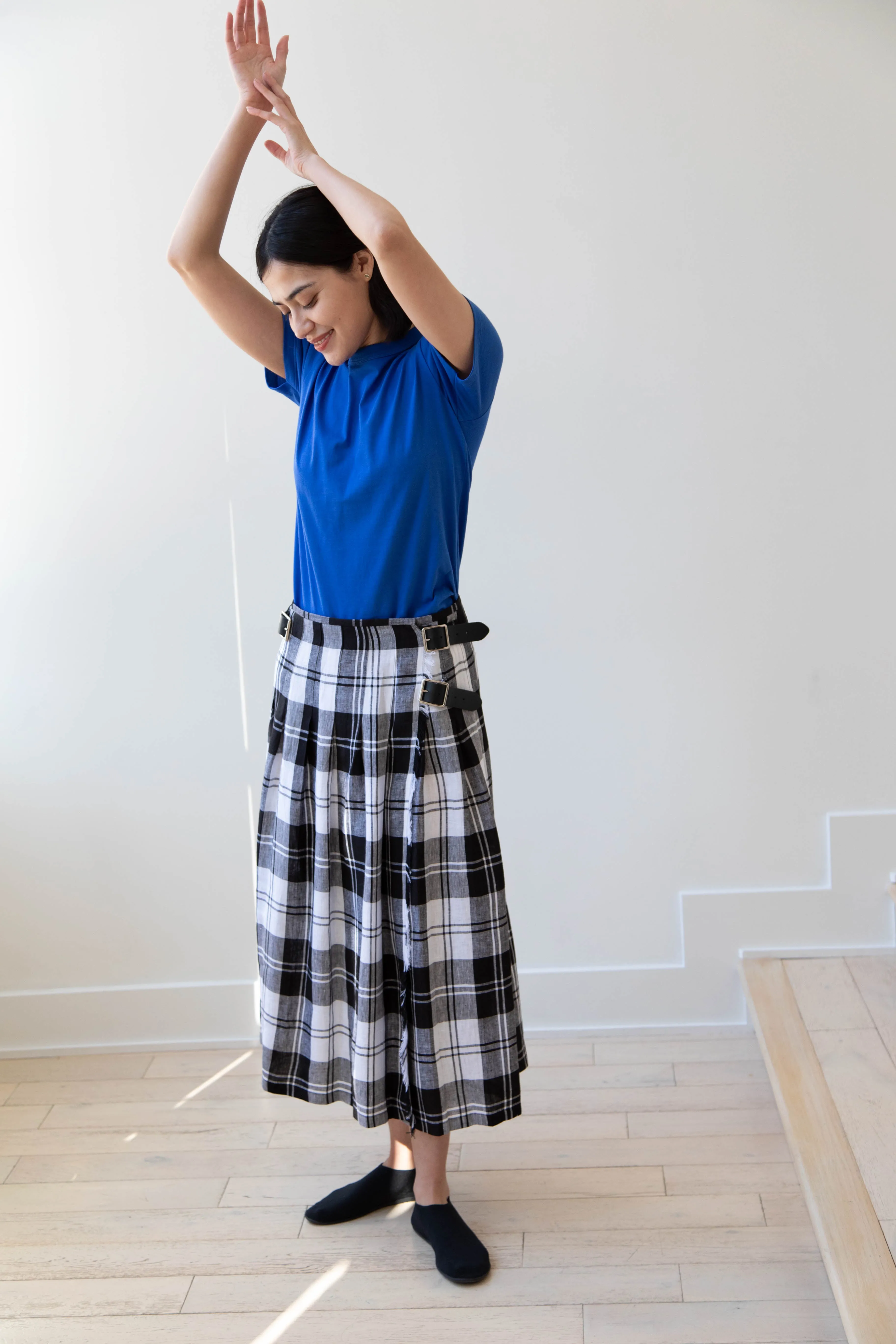 O'Neil of Dublin | Linen Pleated Skirt in Black Check
