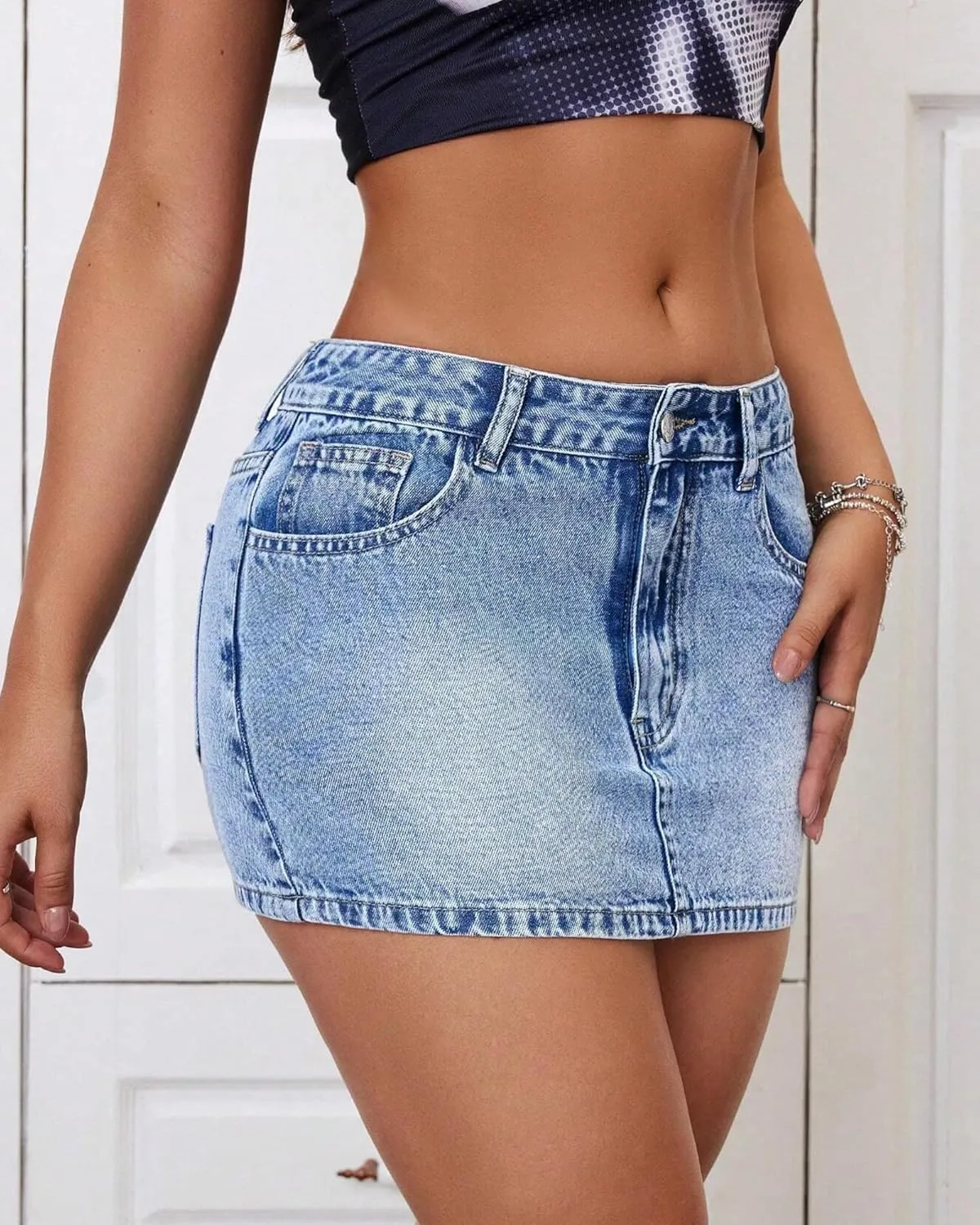 Women's Low Rise Stretchy Denim Skort Sexy Comfy Mini Jean Skirt for Summer Casual Streetwear.